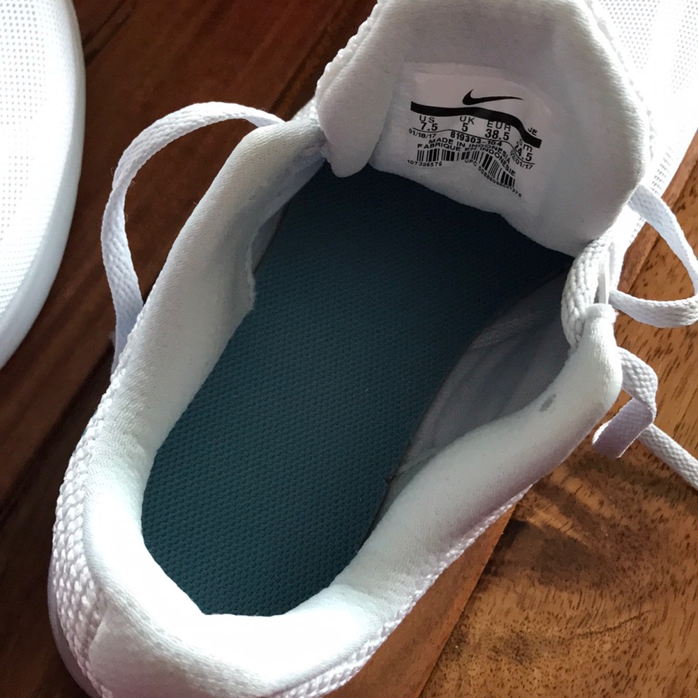 Nike White & Blue Revolution 3 Shoes LAST PAIR - Picture 6 of 8